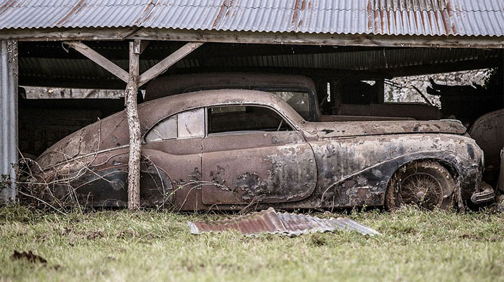 Ảnh kho xe cổ trị giá gần 30 triệu USD tại Pháp treasure-vintage-old-classic-cars-retromobile-france-roger-baillon-41.jpg