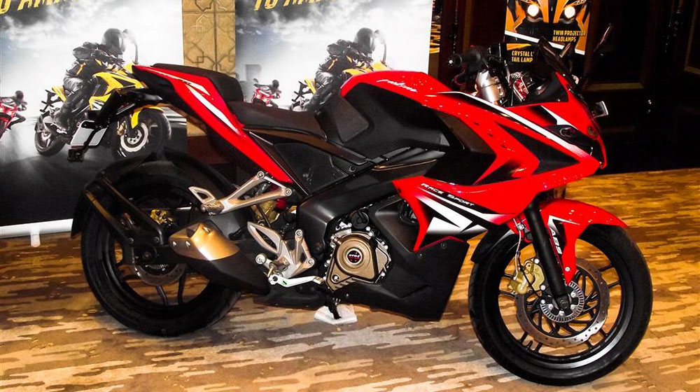 “Giật mình” với mô-tô 200 phân khối giá rẻ vừa ra mắt Bajaj-Pulsar-RS-200-Launch-Side.jpg