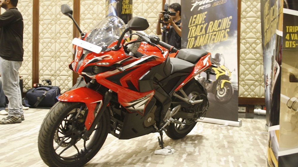 Bajaj đặt mục tiêu bán 2.500 xe Pulsar RS200 mỗi tháng Bajaj-Pulsar-RS200-Red.jpg