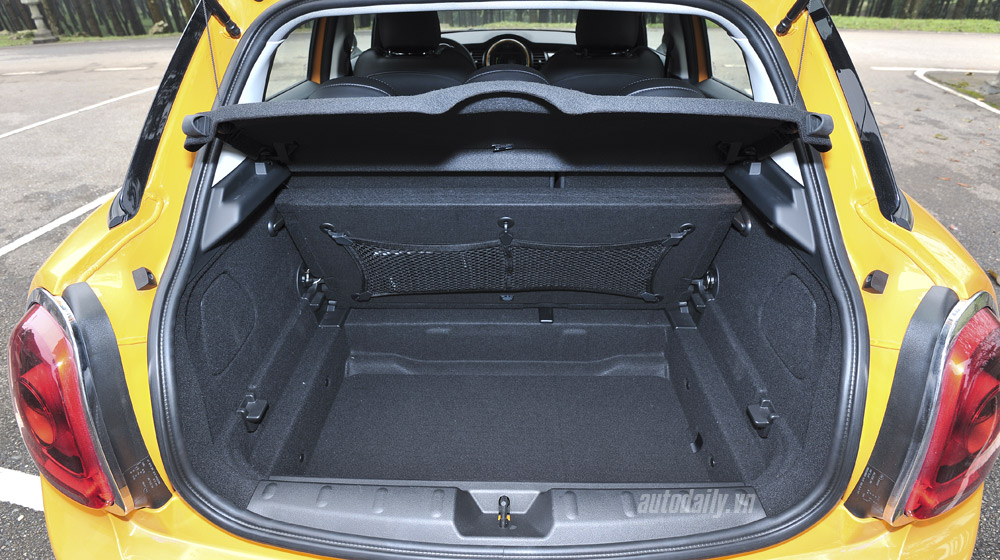 MINI Cooper S 2015: Xe nhỏ “sang chảnh” Mini Cooper S 2015 (39).jpg
