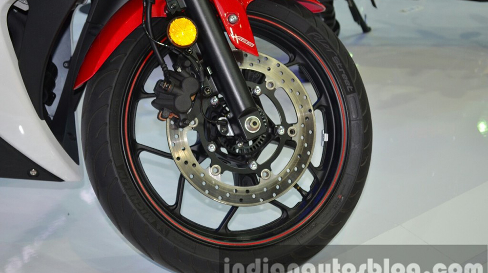 Ảnh chi tiết Yamaha  YZF-R3 Yamaha-YZF-R3-front-disc-at-2015-Bangkok-Motor-Show-1024x678.jpg