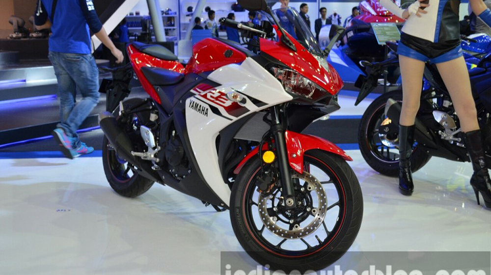 Soi chi tiết Yamaha YZF-R3 vừa ra mắt Yamaha-YZF-R3-front-quarter-at-2015-Bangkok-Motor-Show-1024x678.jpg