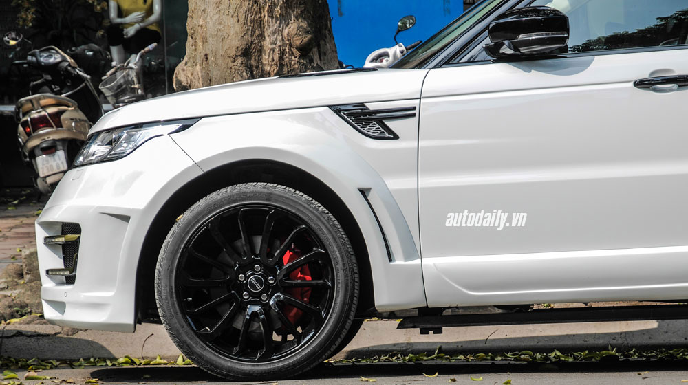 Ảnh chi tiết Range Rover cực ngầu với gói độ Lumma CLR SR tại Hà Nội A range Rover Lumma (18).jpg