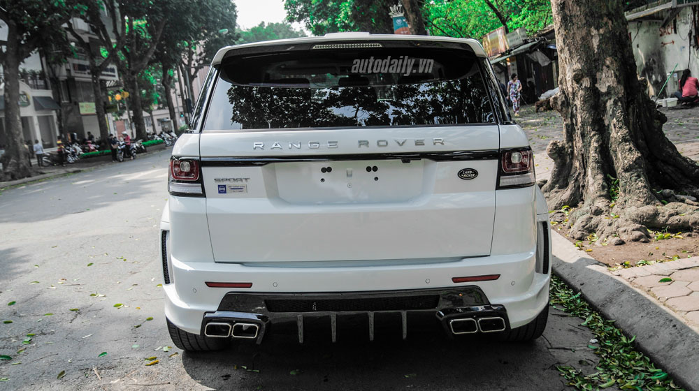 Ảnh chi tiết Range Rover cực ngầu với gói độ Lumma CLR SR tại Hà Nội A range Rover Lumma (8).jpg