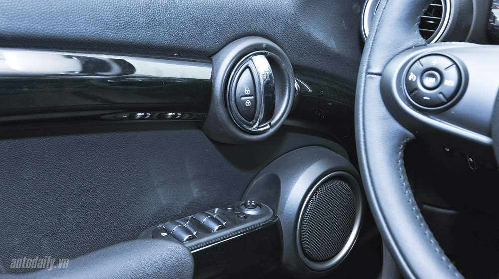 Ảnh chi tiết nội thất MINI Cooper S 2015 Mini Cooper S 2015 (33).jpg