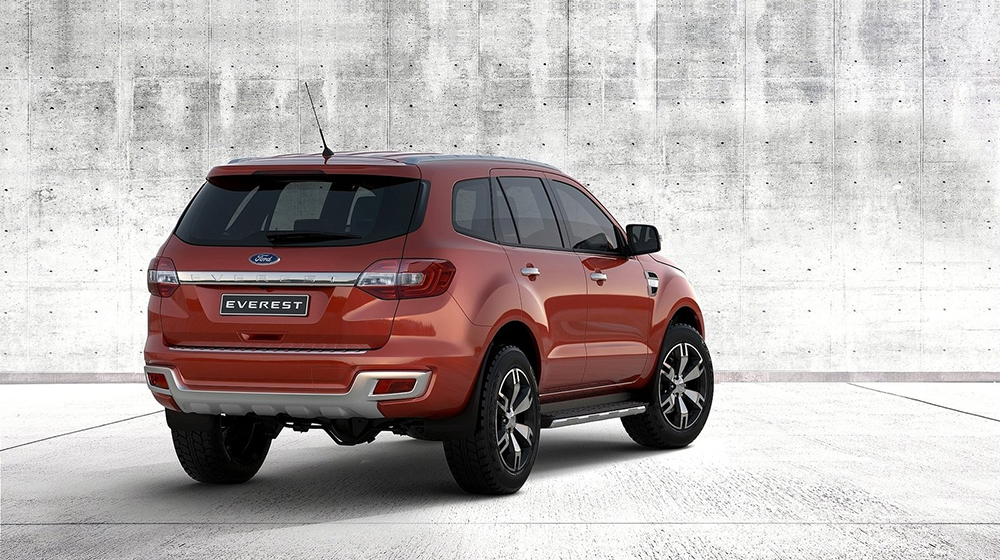 Những chi tiết nổi bật trên Ford Everest 2015 so với “người tiền nhiệm” everest-1 (1).jpg