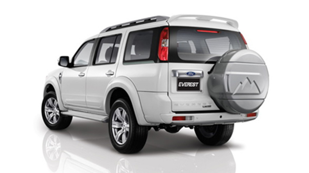 Những chi tiết nổi bật trên Ford Everest 2015 so với “người tiền nhiệm” everest-1 (2).jpg