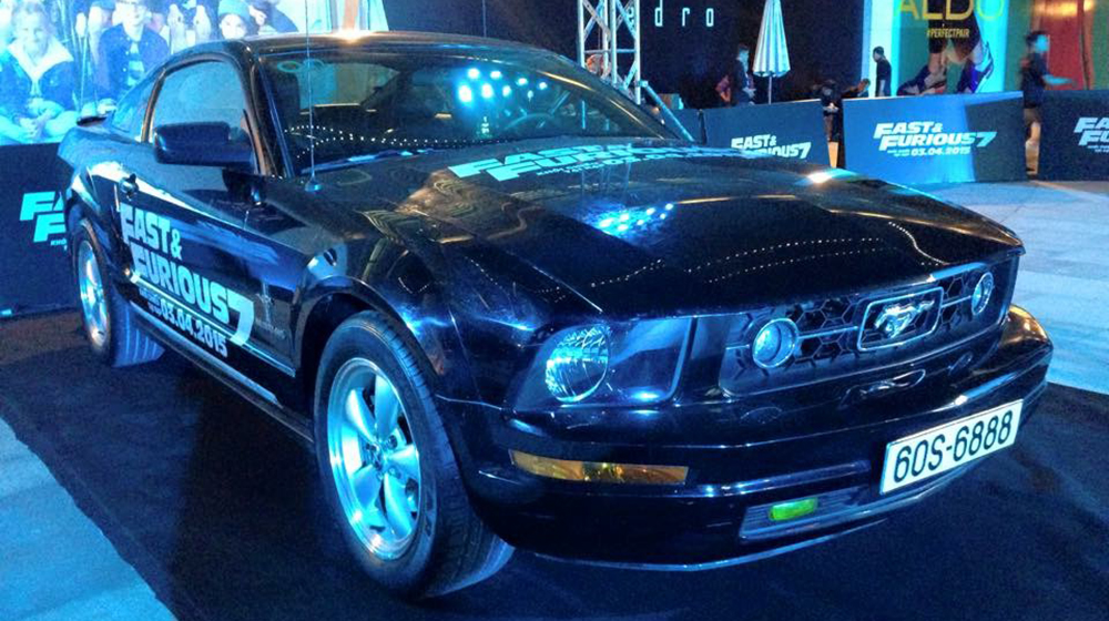 Dàn xế “khủng” trong lễ ra mắt “bom tấn” Fast & Furious 7 tại Sài Gòn Ford Mustang.jpg