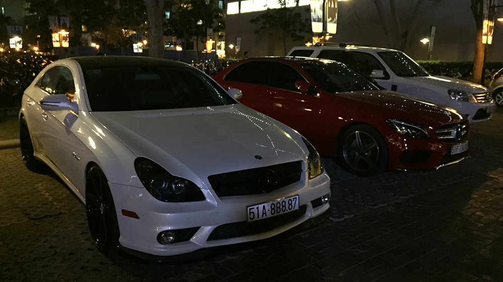 Dàn xế “khủng” trong lễ ra mắt “bom tấn” Fast & Furious 7 tại Sài Gòn Mercedes-Benz CLS63 cung C250 AMG.jpg