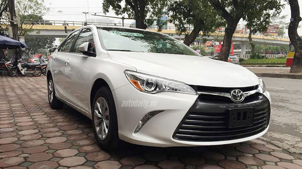 Soi chi tiết Toyota Camry 2015 bản Mỹ vừa về Hà Nội camry le 2015 (3).jpg
