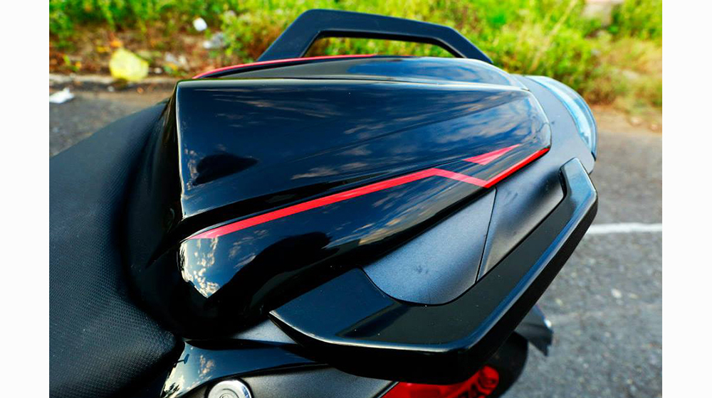 KTM Duke 390 độ cực chất của nữ biker Sài Thành KTM Ghost Wolf  (5).jpg