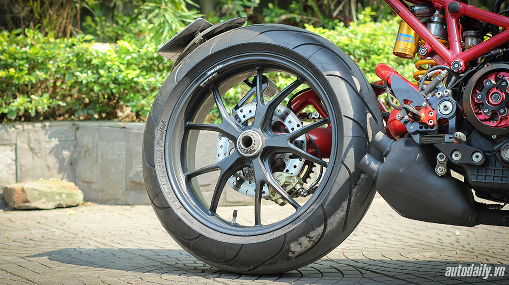 Ảnh chi tiết Ducati Monster 1000 si.e độ Cafe Racer độc nhất Việt Nam Ducati-Cafe-Racer-(8).jpg