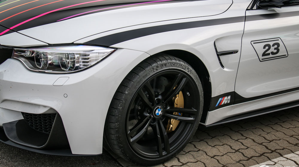 Ảnh chi tiết BMW M4 F82 Coupe DTM Champion Edition trên phố bmw-m4-f82-coupe-dtm-chamion-edition-c808528032015162718_3.jpg
