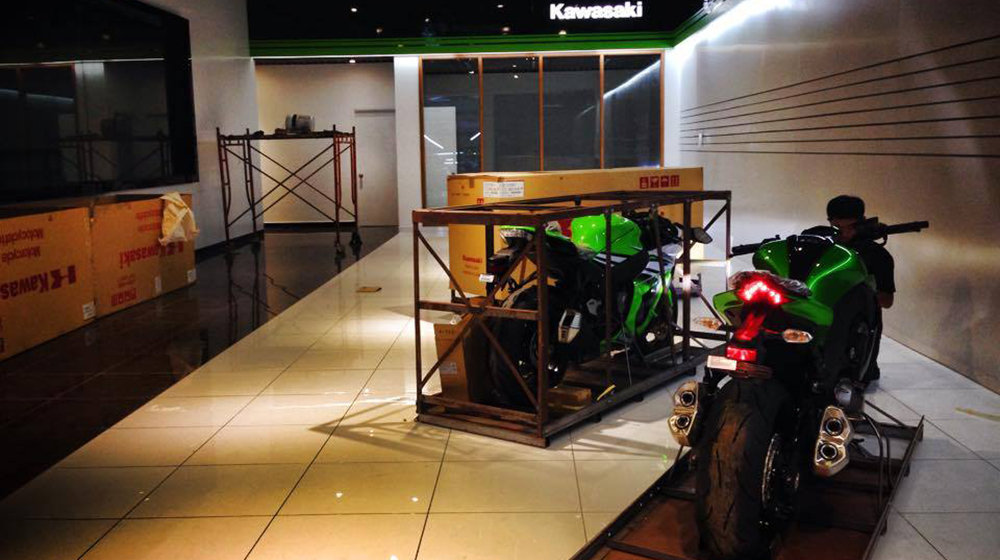 Bộ đôi Kawasaki chính hãng đầu tiên về Việt Nam Kawasaki (1).jpg