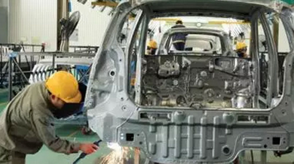 Lắp ráp ô tô lúng túng chuyện đi - ở lap-rap-oto.jpg