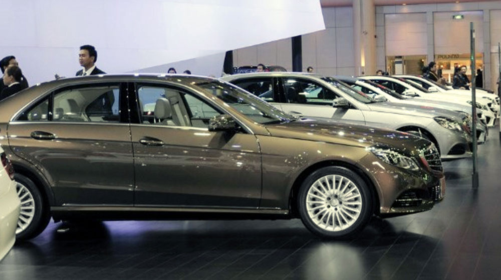 Xe nhập châu Âu rẻ trăm triệu: Nhà giàu lại sướng thi truong xe sang (2).jpg