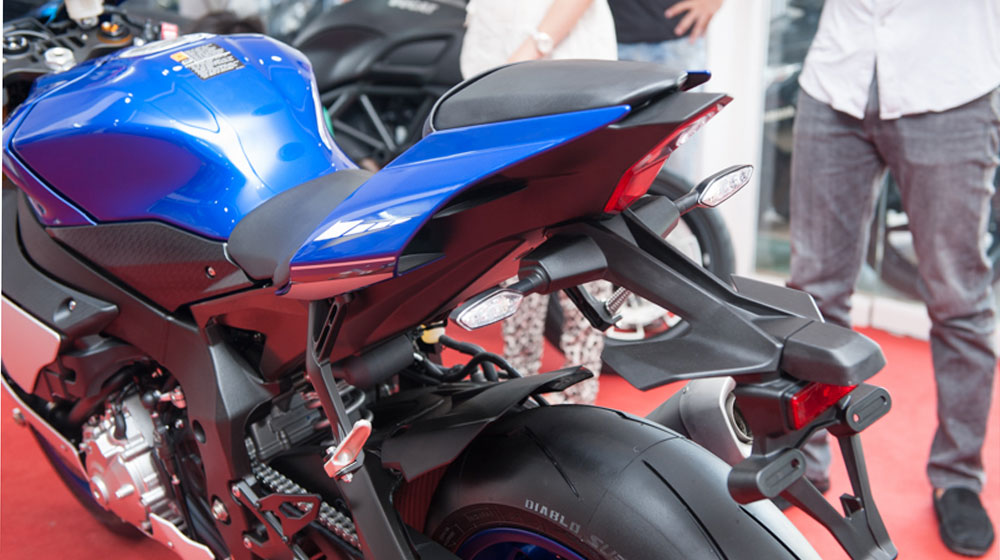 Ảnh chi tiết Yamaha R1 2015 vừa có mặt tại Việt Nam yamaha  r1 2015 (1).jpg