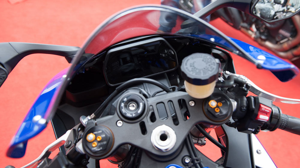 Ảnh chi tiết Yamaha R1 2015 vừa có mặt tại Việt Nam yamaha  r1 2015 (4).jpg