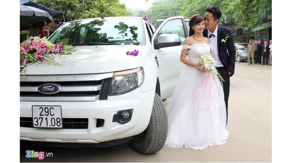 18 chiếc xe bán tải đi đón dâu ở Hà Nội ranger2_zing_3.jpg