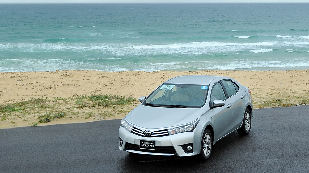 Tháng 3: Thị trường ôtô “nội” bùng nổ Corolla-Altis-2014-24.jpg