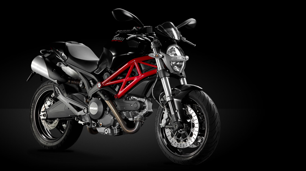 Kawasaki Z800 vs. Ducati Monster 795: Cuộc chiến bắt đầu So sanh Z800 va Monster 795 (9).jpg