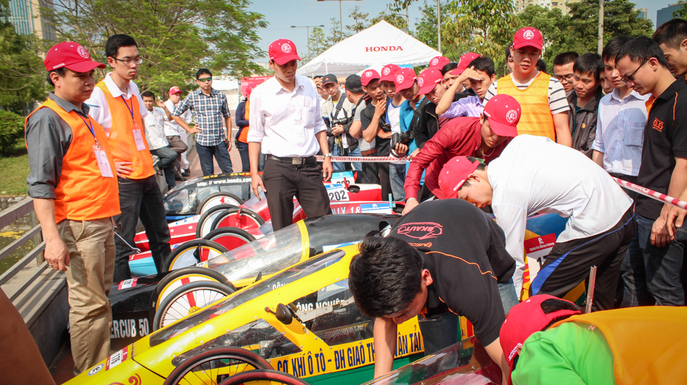 Cuộc thi dành cho những chiếc xe siêu tiết kiệm xăng Honda EMC (2).jpg
