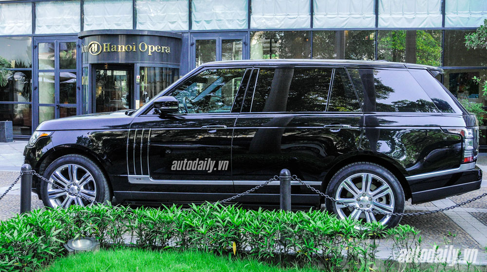 Chạm mặt SUV hạng sang giá hơn 10 tỷ đồng giữa thủ đô Hà Nội range rover 3.jpg