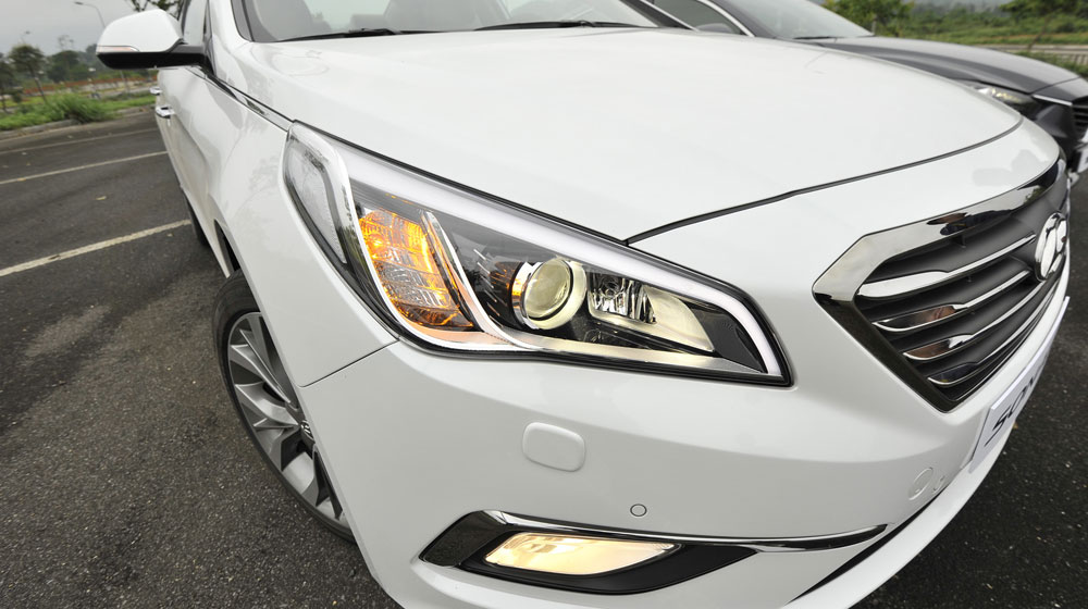 Đánh giá Hyundai Sonata và Mazda6: Cuộc đối đầu cân sức Sonata-vs-Mazda6-(3).jpg