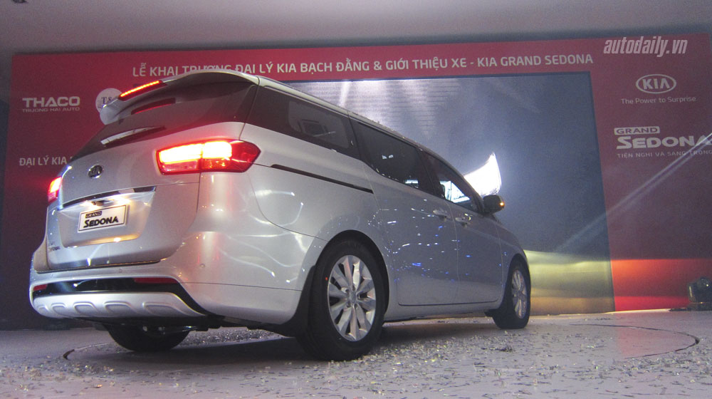 Kia Sedona 2015 ra mắt tại Việt Nam, giá 1,185 tỷ đồng IMG_4298.jpg