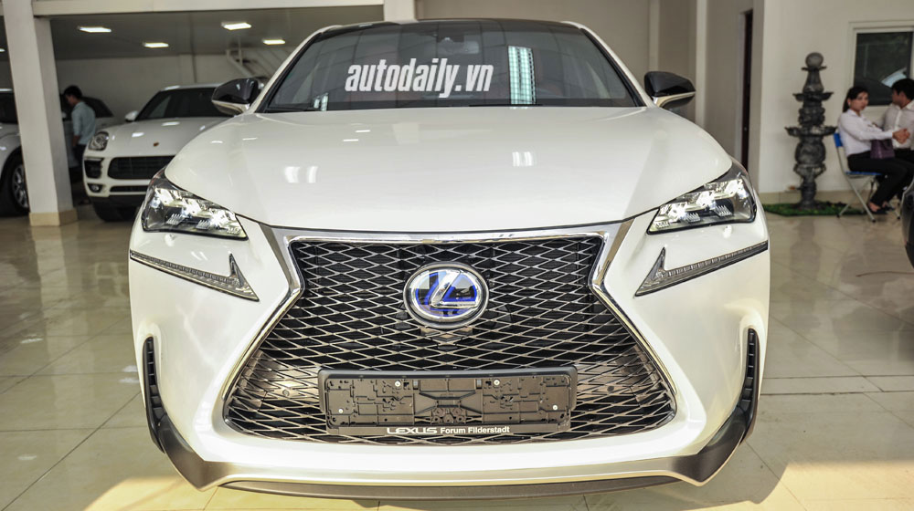 Cặp đôi Lexus NX300h đầu tiên có mặt tại Hà Nội Lexus-NX300h-(2).jpg