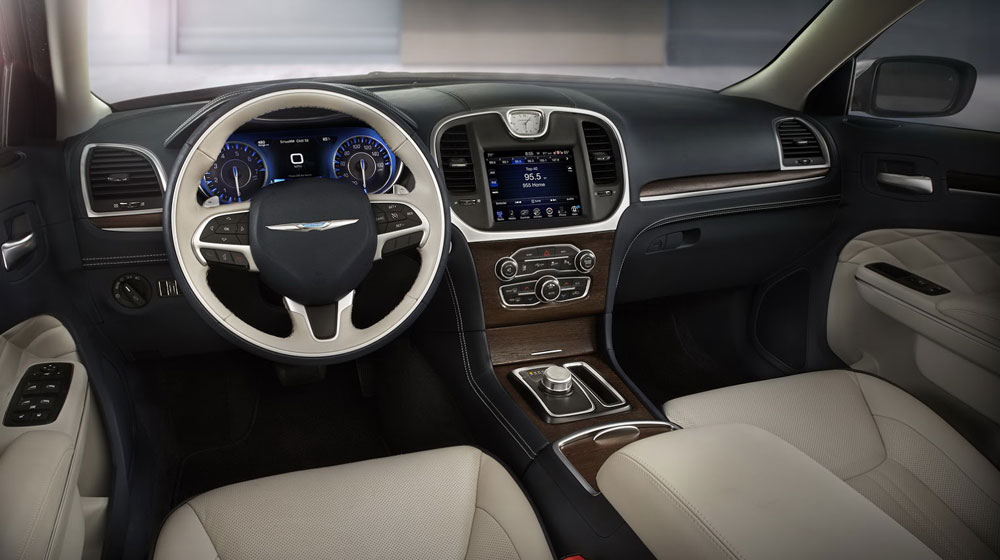 10 mẫu xe có thiết kế nội thất đẹp nhất 2015 Chrysler-300-1.jpg