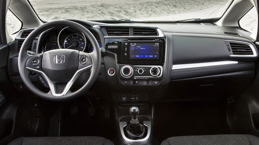 10 mẫu xe có thiết kế nội thất đẹp nhất 2015 Honda-Fit-1.jpg