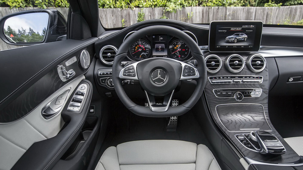 10 mẫu xe có thiết kế nội thất đẹp nhất 2015 Mercedes-C-Class-1.jpg