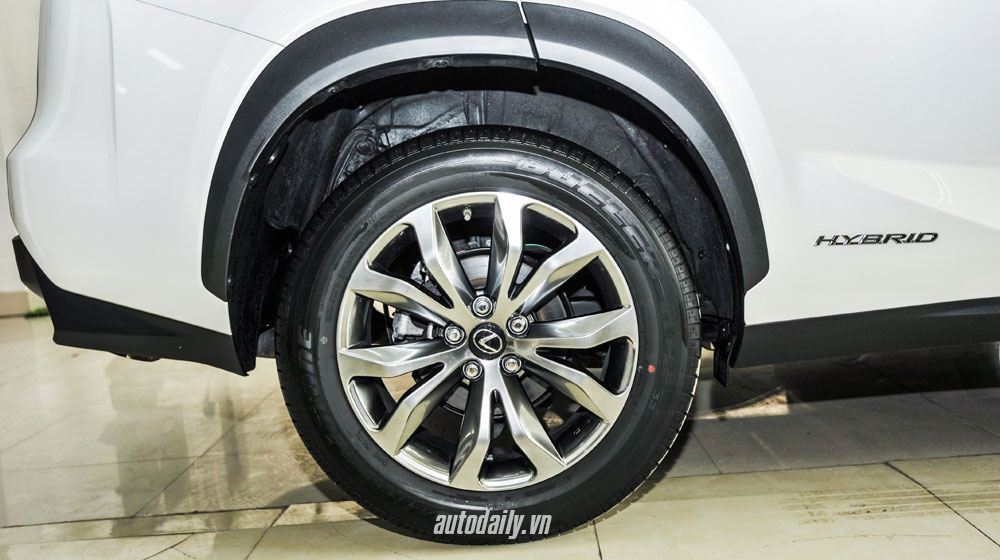 Ảnh cặp đôi Lexus NX300h đầu tiên tại Việt Nam lescus.jpg