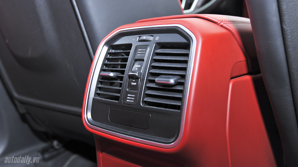 Ảnh chi tiết nội thất Porsche Macan porsche-macan (6).jpg