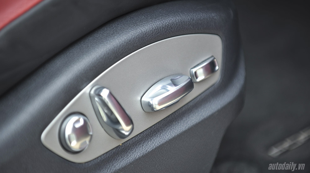 Ảnh chi tiết nội thất Porsche Macan porsche-macan (9).jpg