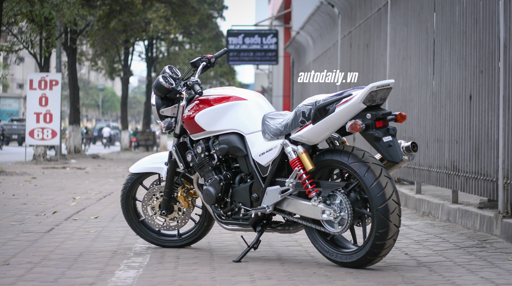 Ảnh chi tiết Honda CB400 2015 vừa cập bến Việt Nam CB400 2015 (1).jpg