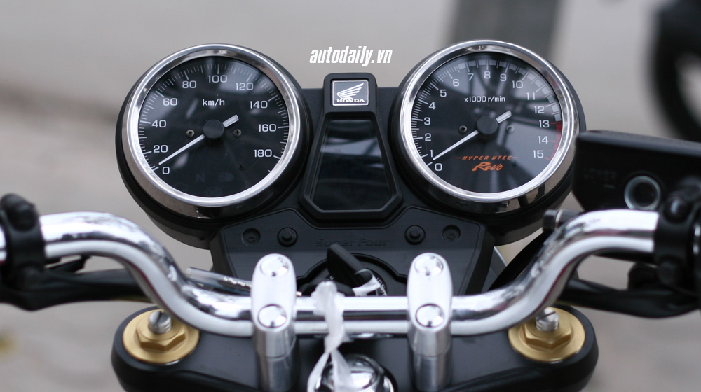 Ảnh chi tiết Honda CB400 2015 vừa cập bến Việt Nam CB400 2015 (5).jpg
