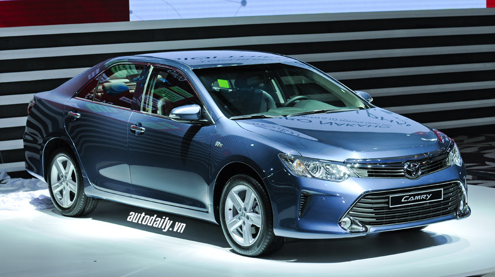 Cầm hơn 1 tỷ đồng, tha hồ chọn sedan hạng trung tại Việt Nam anh chi tiet camry 2015 (15).jpg