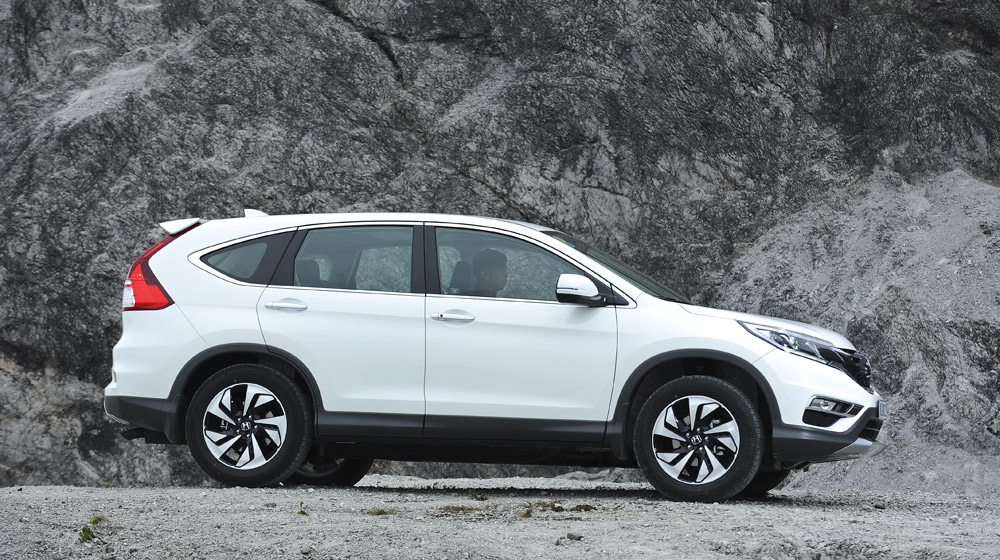Honda CR-V và Mazda CX-5: Cuộc đối đầu cân sức crv vs cx5 (3).jpg