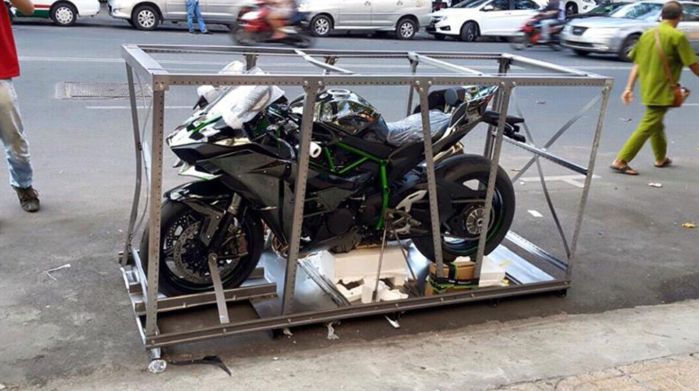 Mô-tô tiền tỷ Kawasaki Ninja H2 về Việt Nam kawasaki Ninja H2 (2).jpg