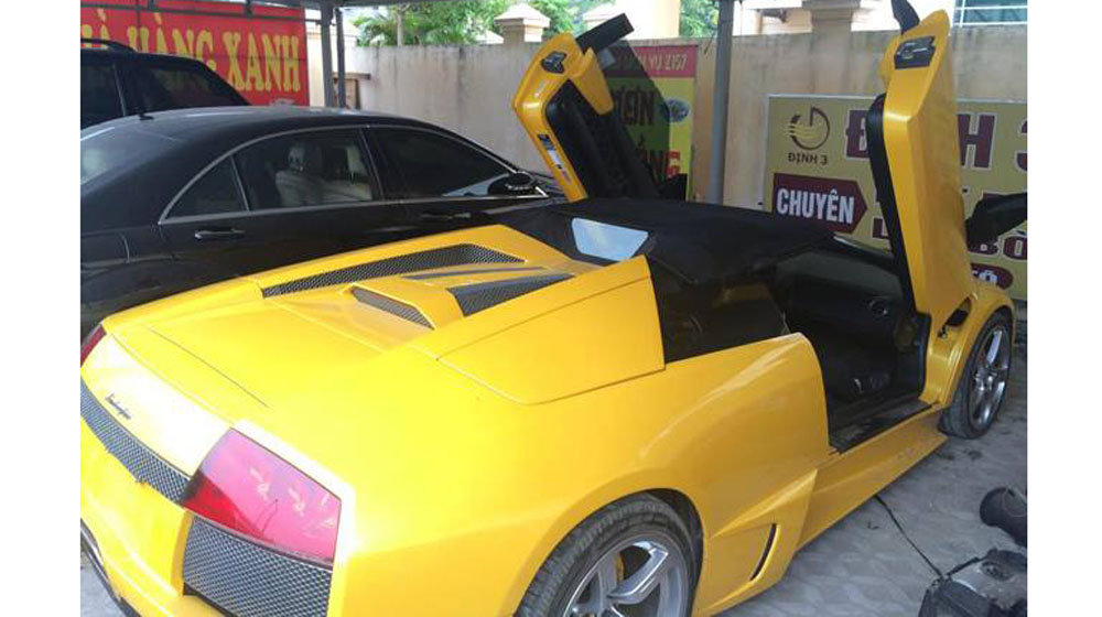 Siêu xe Lamborghini độc nhất Việt Nam bị công an tịch thu 11164795_1060767577270291_3494466608110735387_n copy.jpg