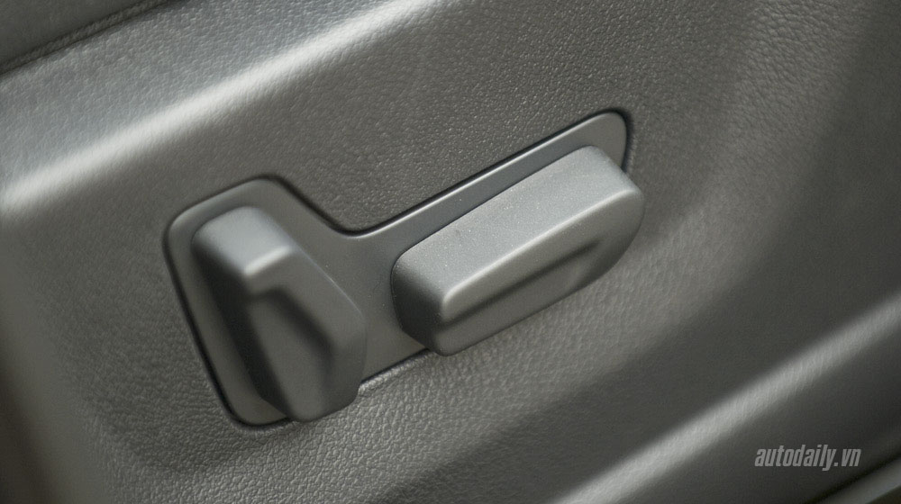 Ảnh chi tiết nội thất Peugeot 3008 Peugeot-3008-(33).jpg