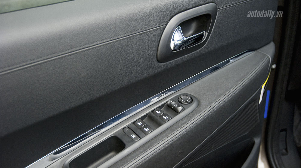 Ảnh chi tiết nội thất Peugeot 3008 Peugeot-3008-(39).jpg