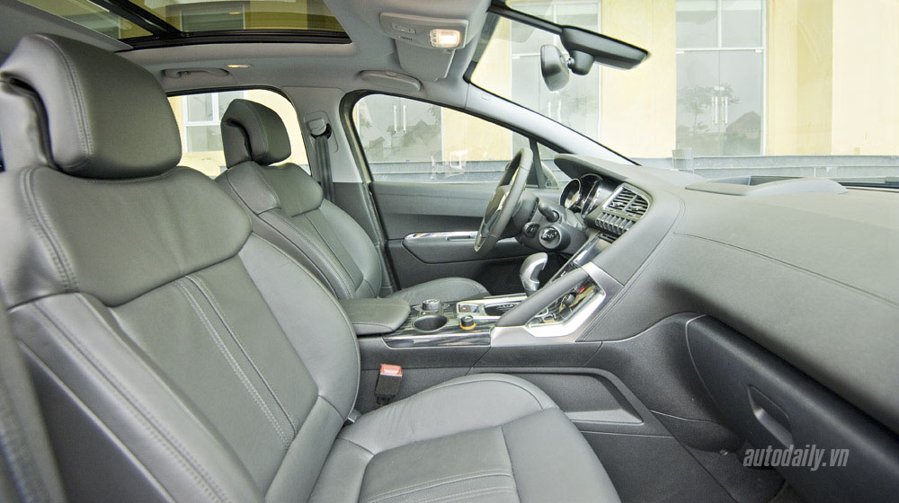 Ảnh chi tiết nội thất Peugeot 3008 Peugeot-3008-(44).jpg