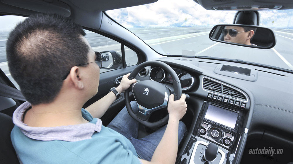 Ảnh khả năng vận hành của Peugeot 3008 Peugeot-3008-(54).jpg