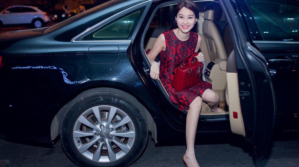 Audi đồng hành cùng bom tấn “Avengers 2” hoa-hau-dang-thu-thao.jpg