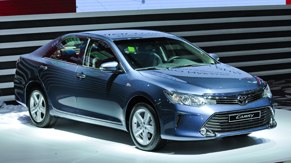 Toyota ra điều kiện tỷ đô: Bộ Công thương bác Ra_mat_Toyota_Camry_2015 (6).jpg