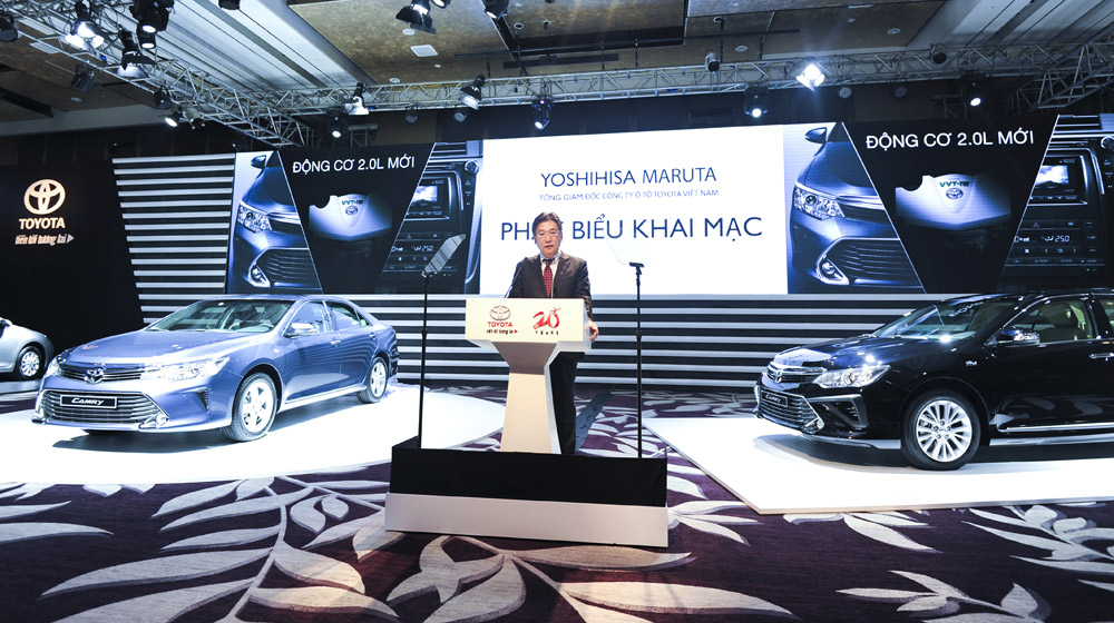CN ô tô Việt Nam: Doanh nghiệp nội, ngoại đua nhau đòi ưu đãi Ra_mat_Toyota_Camry_2015 (16).jpg