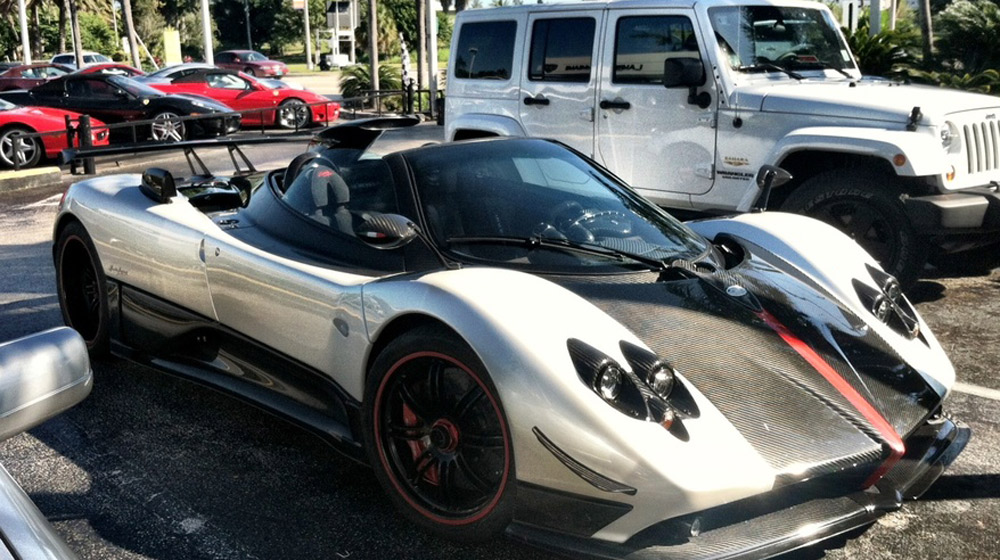 Đại gia Dubai rao bán “siêu xế độc” giá 3,5 triệu USD pagani_zonda_cinque_roadster_at_lamborghini_miami_04.jpg